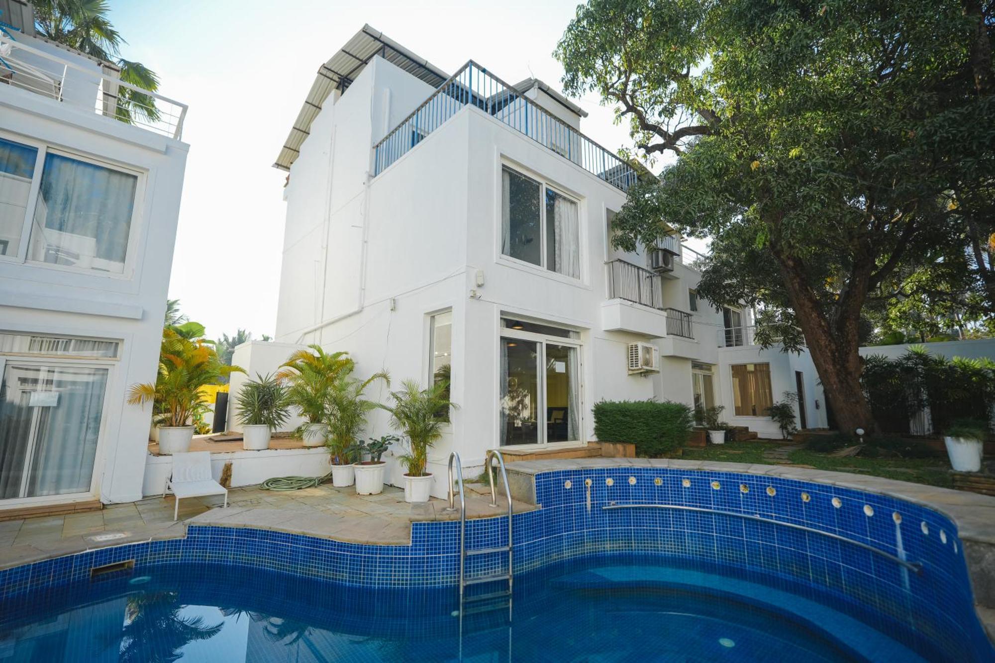 Villa M - Jia 3- 3Bhk In Candolim, Pool Facing, Near Beach, Breakfast Included Exterior foto