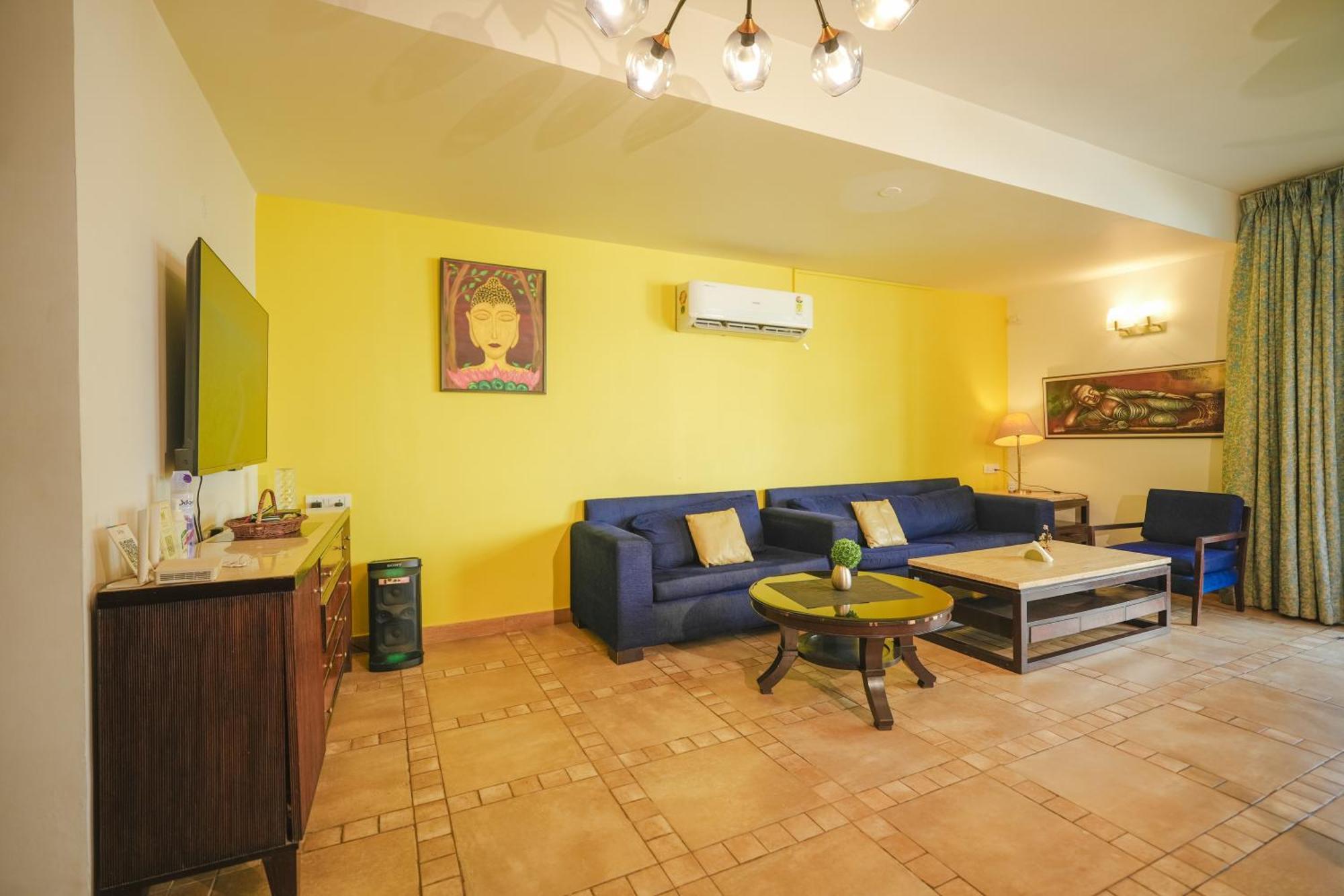 Villa M - Jia 3- 3Bhk In Candolim, Pool Facing, Near Beach, Breakfast Included Exterior foto
