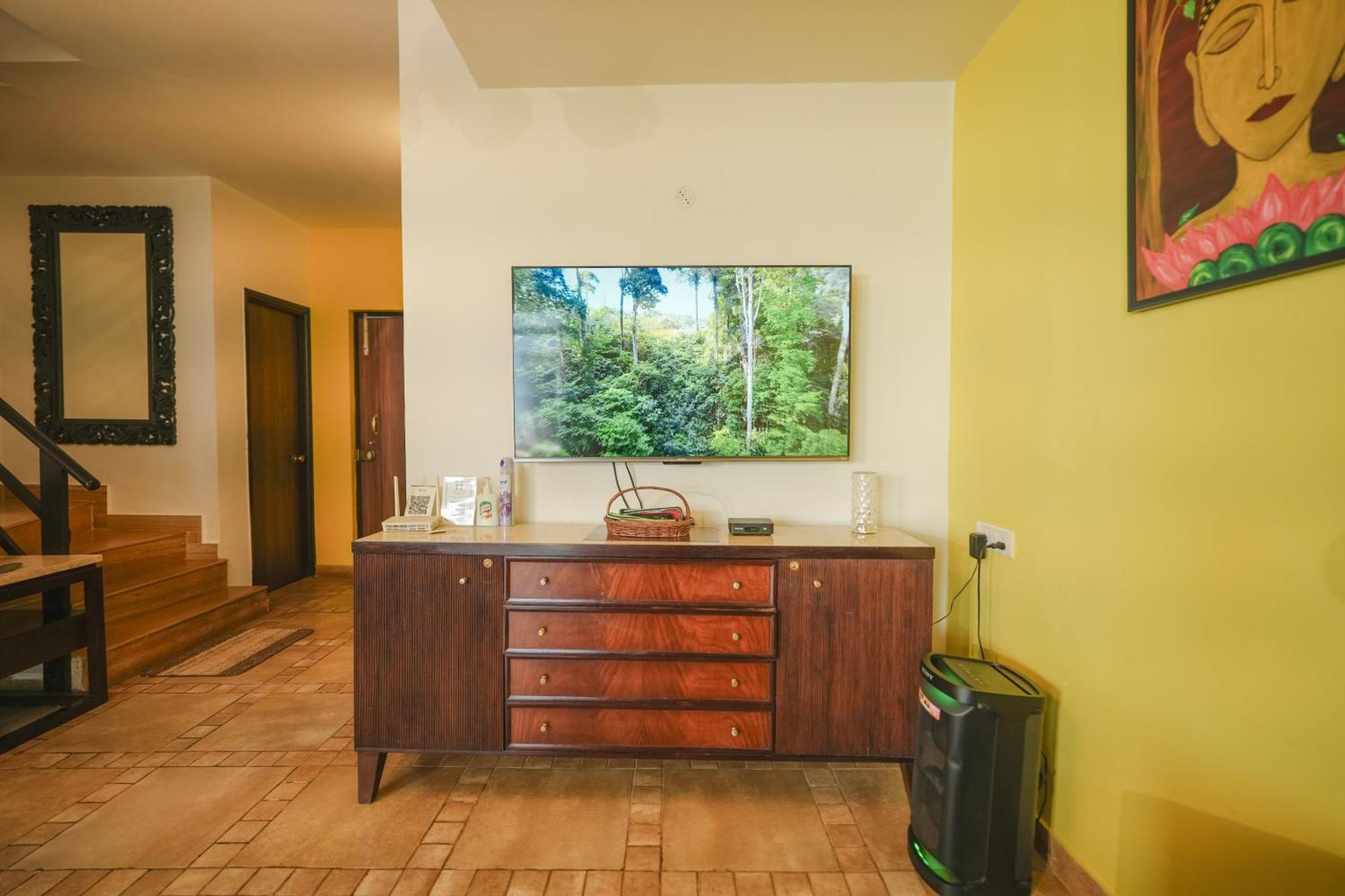 Villa M - Jia 3- 3Bhk In Candolim, Pool Facing, Near Beach, Breakfast Included Exterior foto