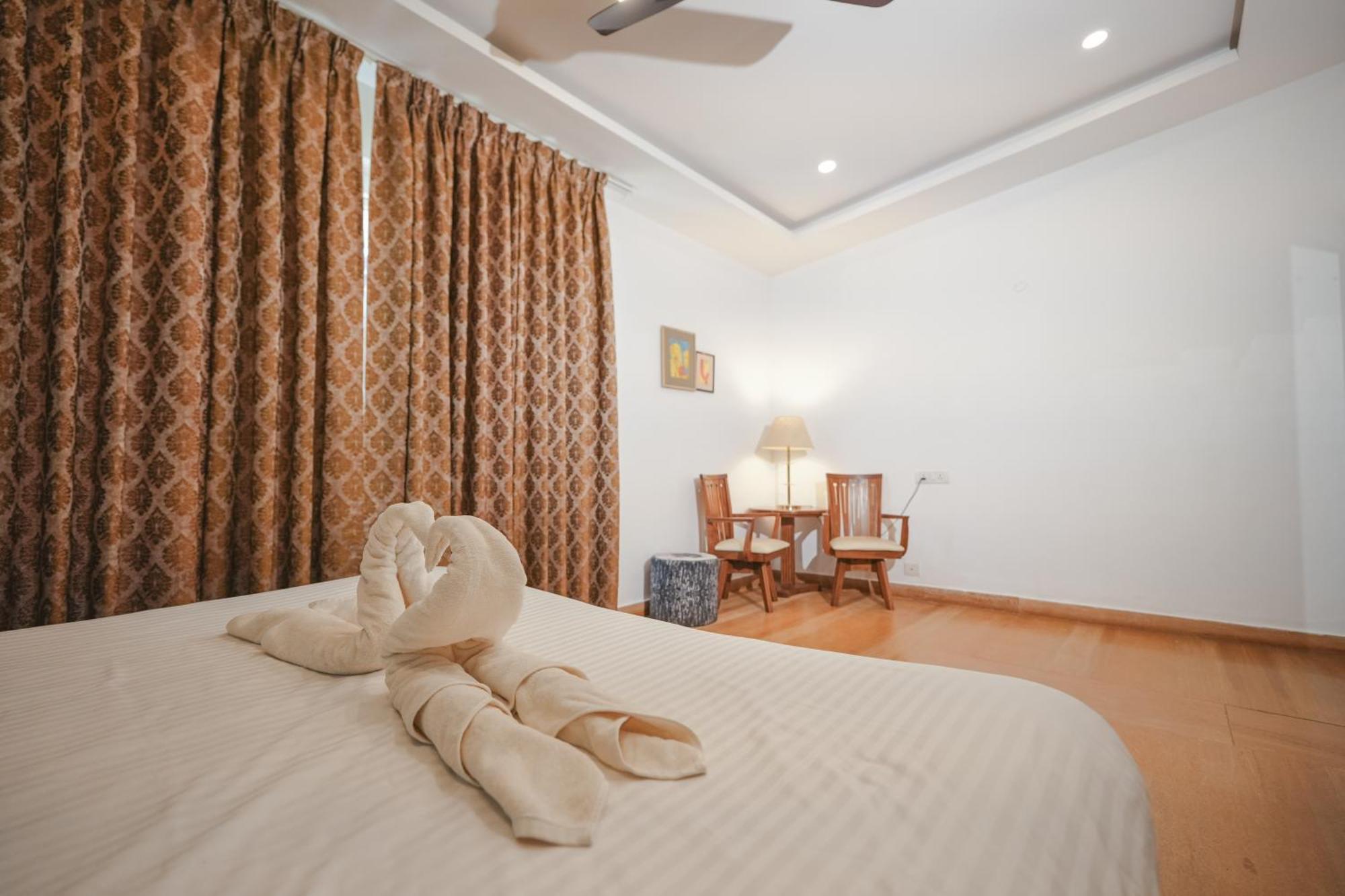 Villa M - Jia 3- 3Bhk In Candolim, Pool Facing, Near Beach, Breakfast Included Exterior foto